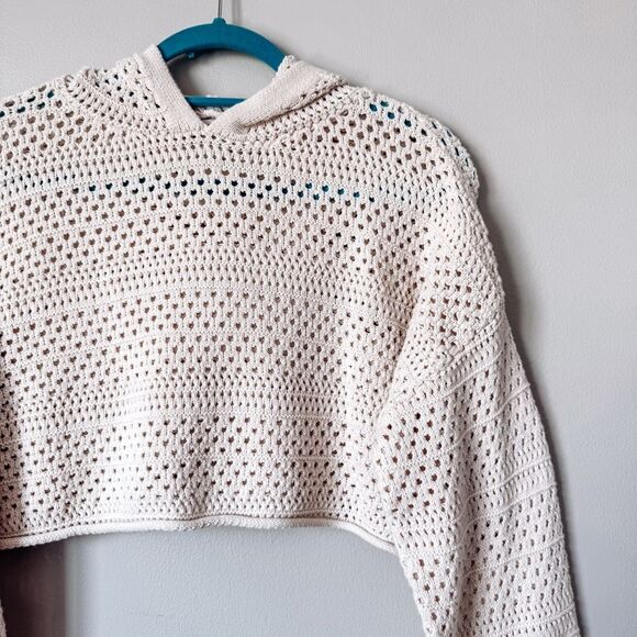 Sincerely Jules Cream Crochet Cropped Long Sleeve Pull Over Size Medium - Picture 2 of 6